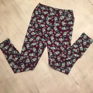 Lularoe purple pants w/green frogs. OS